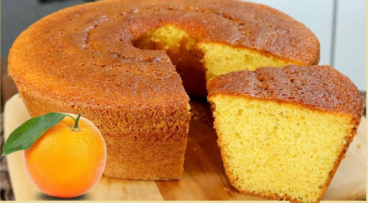 Aprenda a fazer um bolo de laranja fofinho e saboroso com nossa receita fácil e deliciosa. Este bolo é perfeito para um lanche rápido ou para compartilhar com a família em qualquer ocasião. Siga nosso guia passo a passo e desfrute do sabor cítrico e refrescante da laranja em cada pedaço.